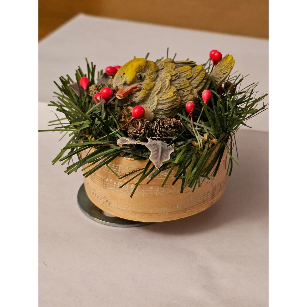 Vintage Enesco Music Box Bird in Nest w Box Plays White Christmas (gg272)